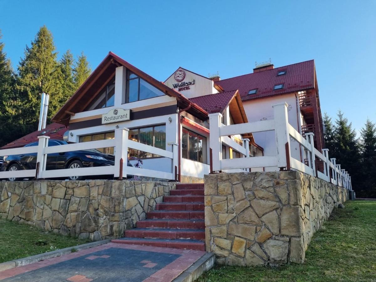 Wellland Hotel Yaremche Exterior photo