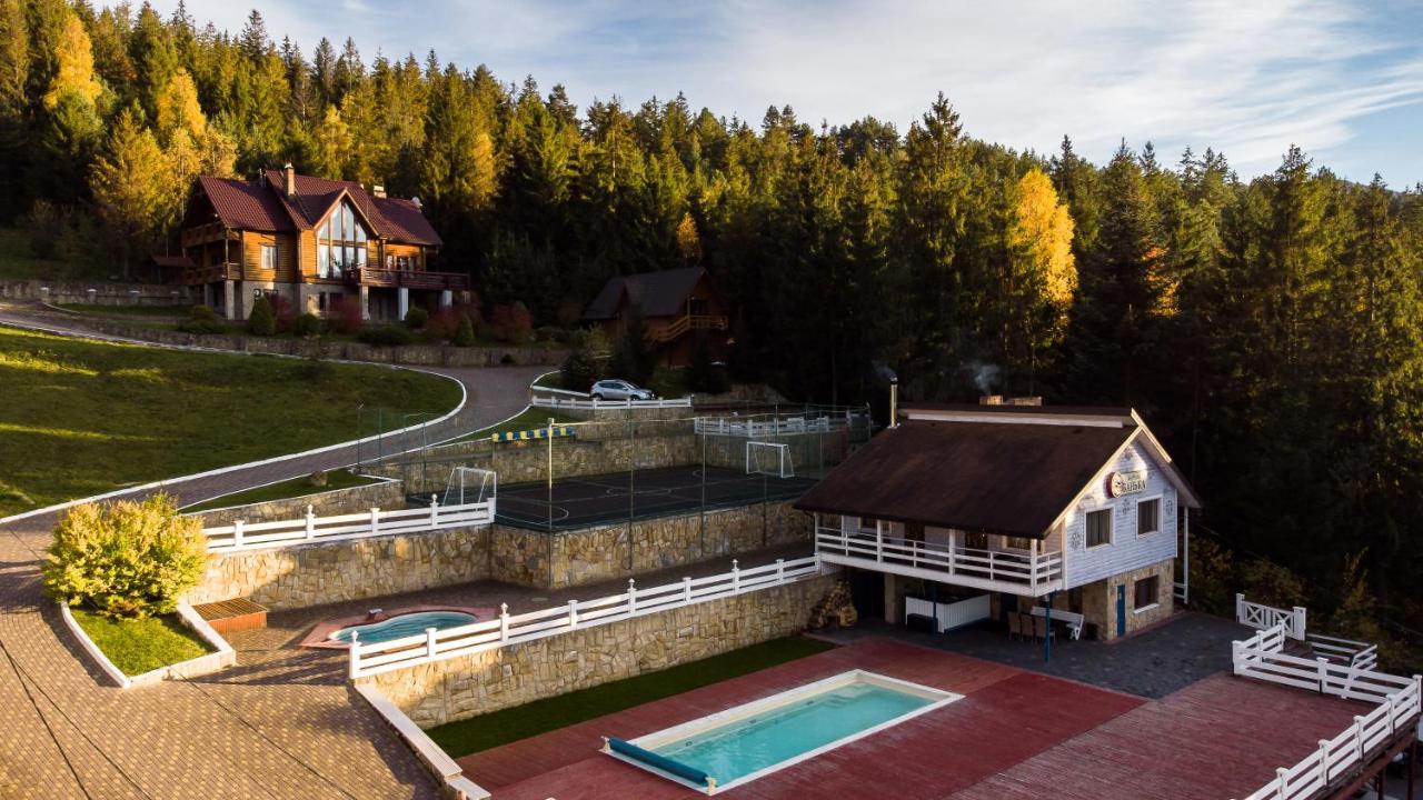Wellland Hotel Yaremche Exterior photo
