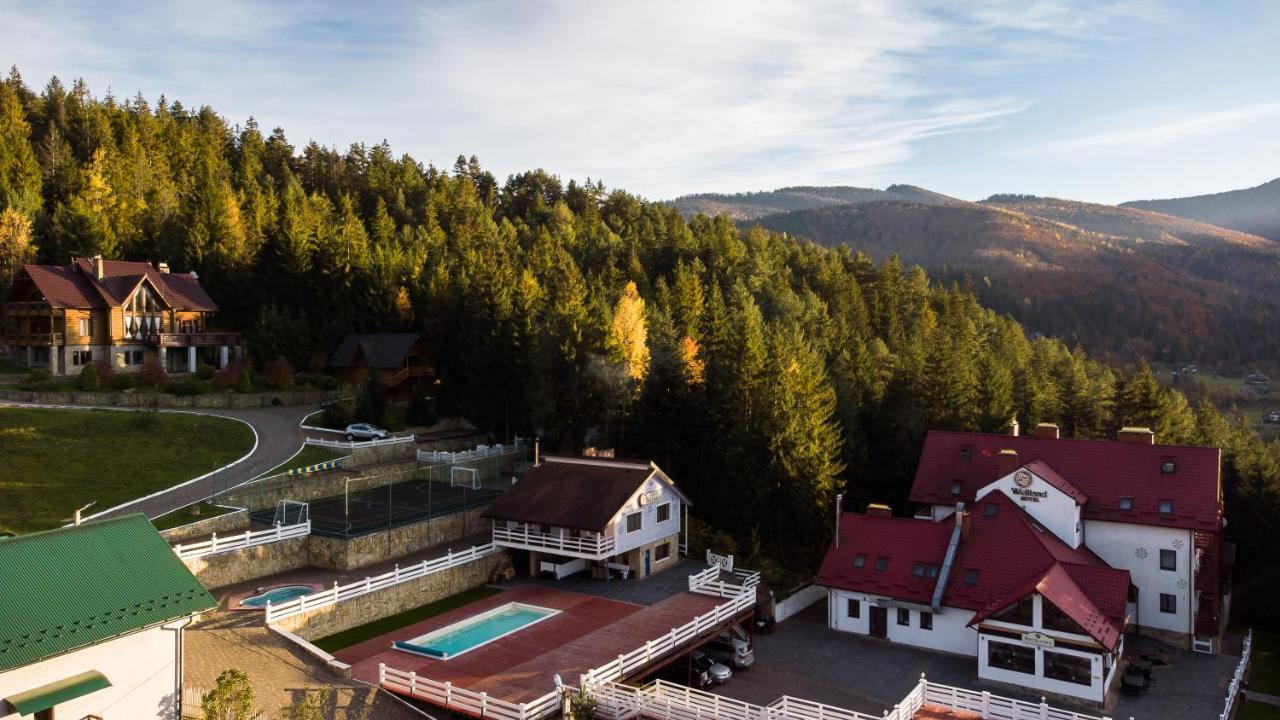 Wellland Hotel Yaremche Exterior photo